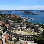 7647a Apartament *