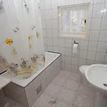 7647a *